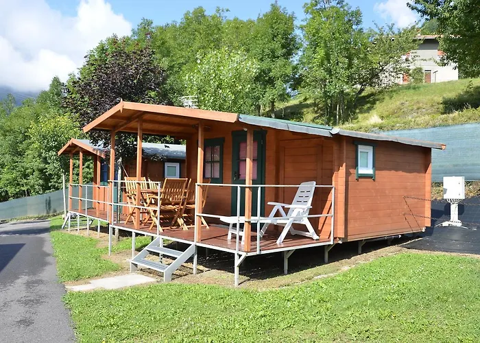 Adamello Kamp alanı *
